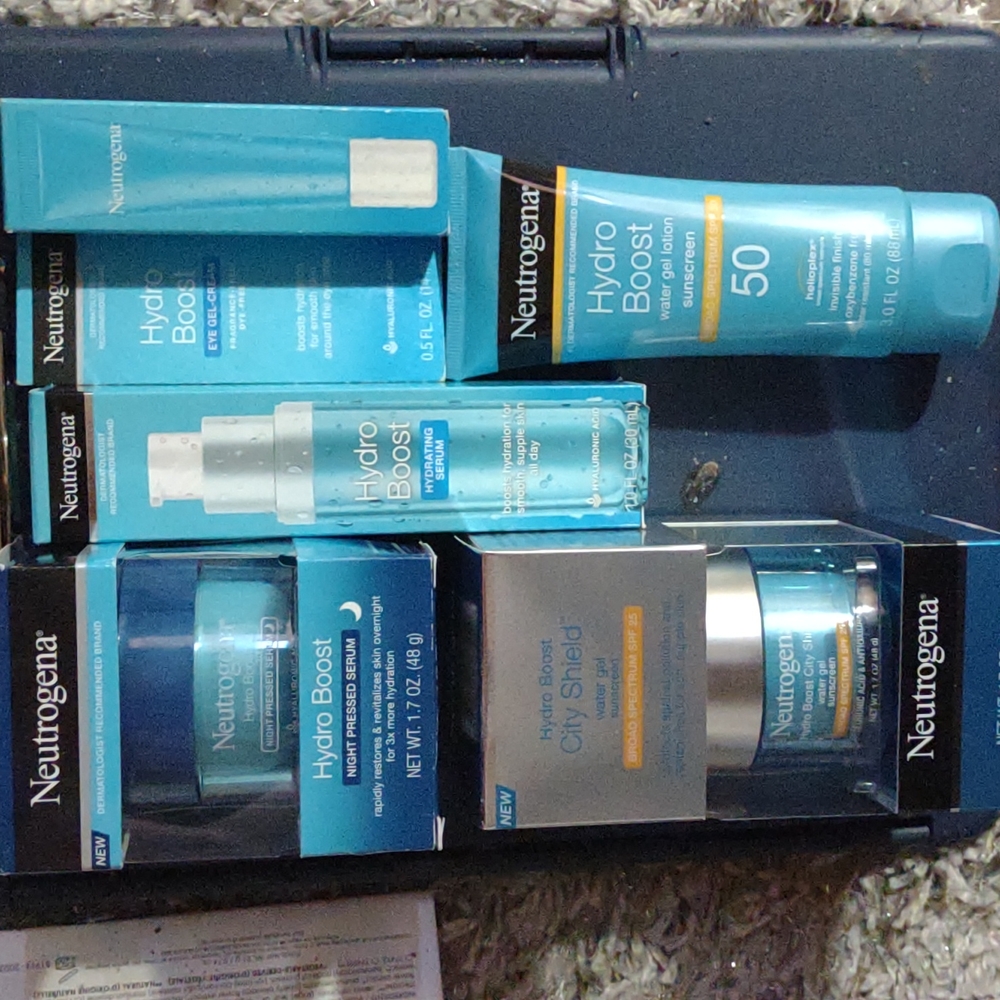 NEUTROGENA HYDRO BOOST (5) GEL EYE CREAM HYALURONIC SPF 50 SERUM (2) WATER GEL